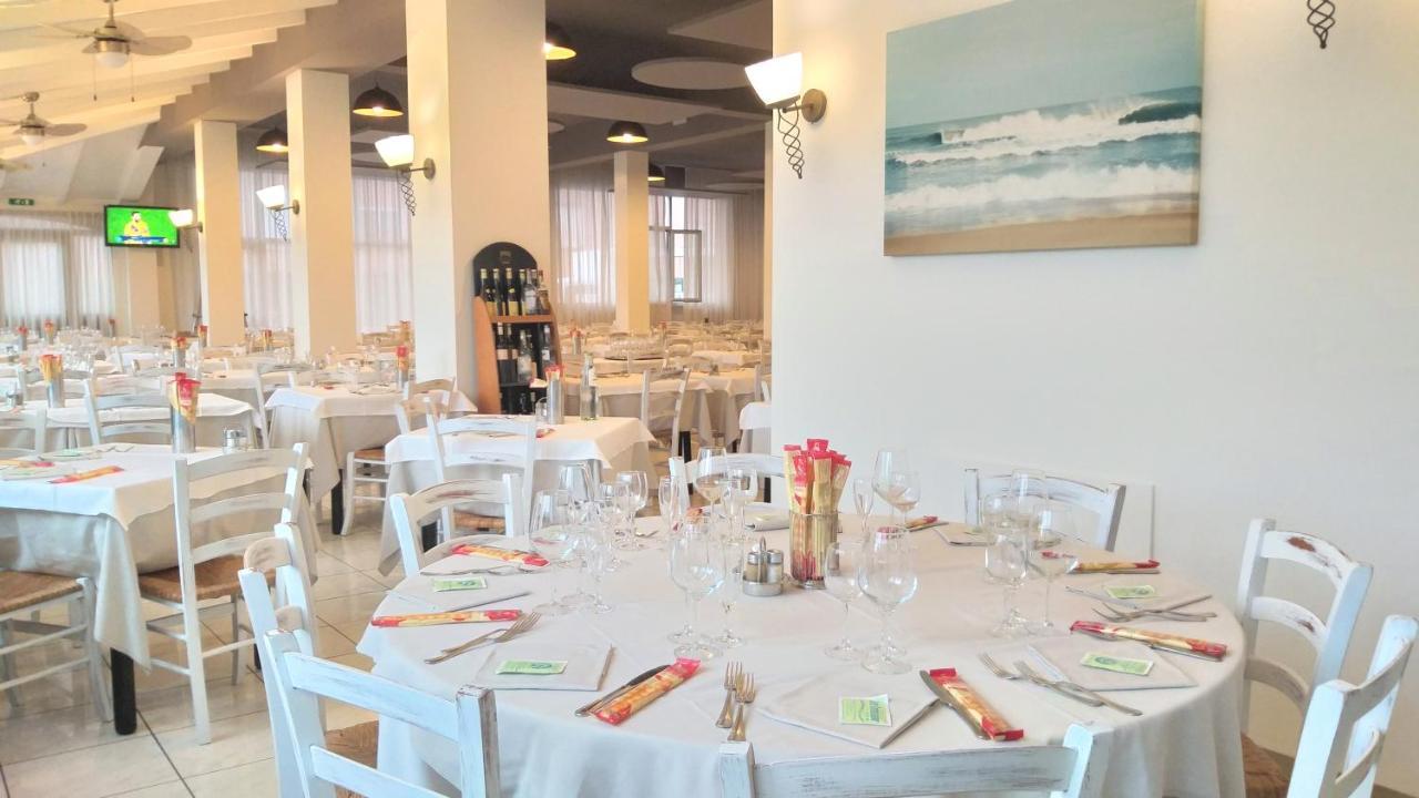 Hotelristorante Il Punto Marotta Exterior photo